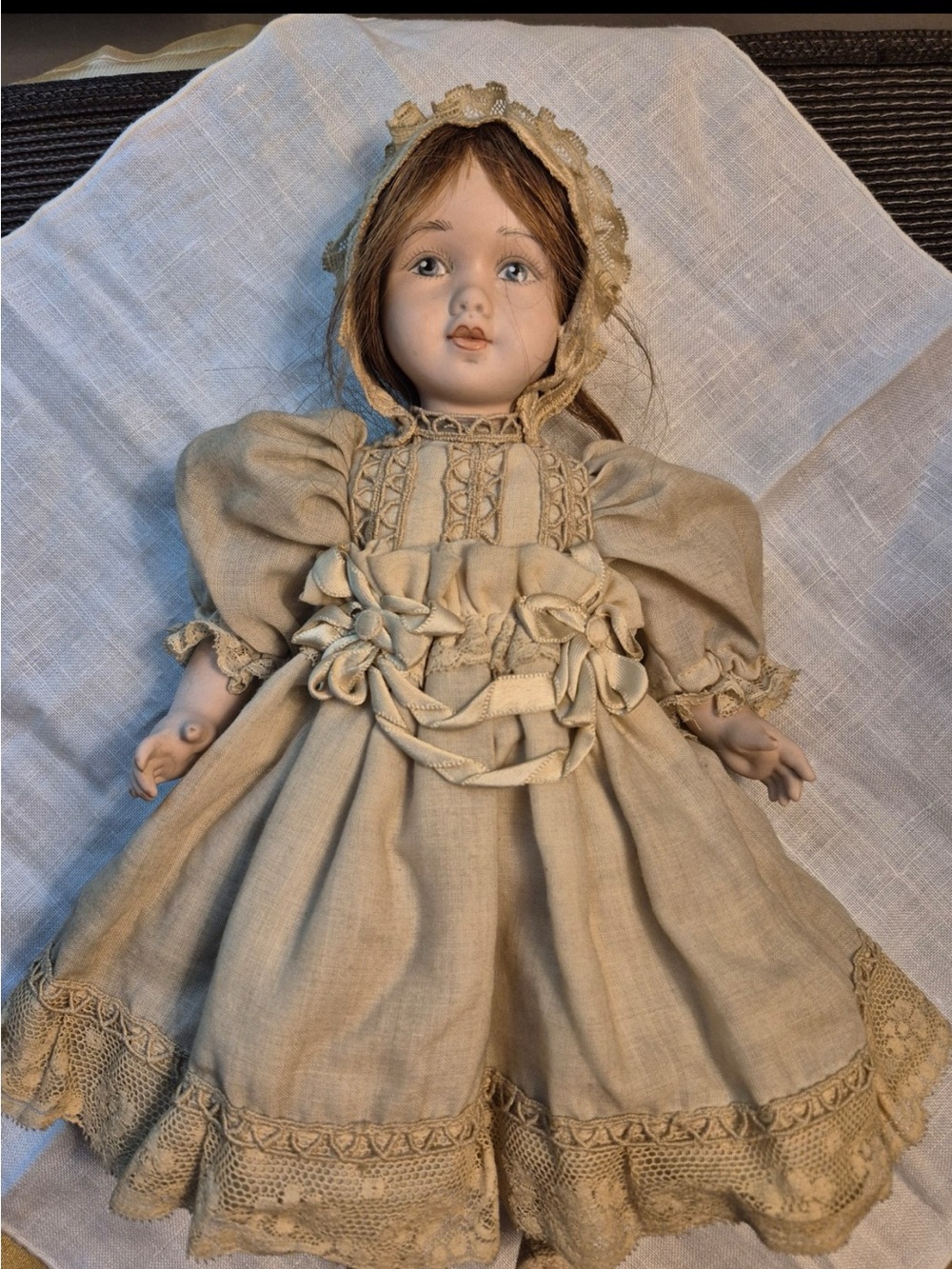 Antique Victorian Porcelain Doll In Fine Condition for its age read below